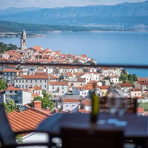 https://apartman-una-vrbnik.primorje-gorskikotar.com